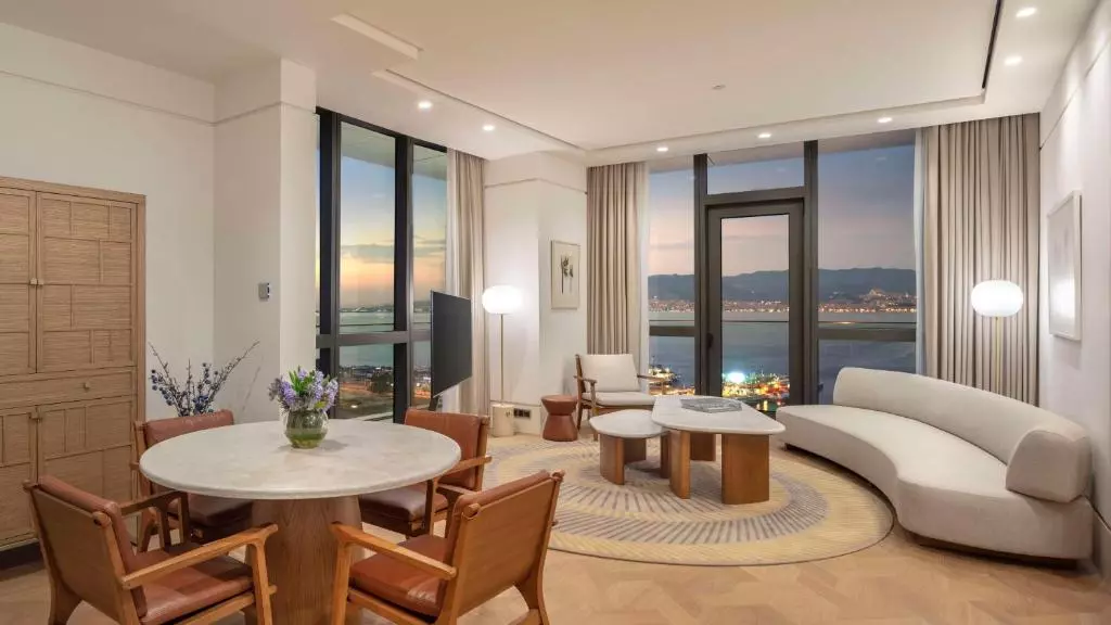 حیات ریجنسی ازمیر ایستینه پارک